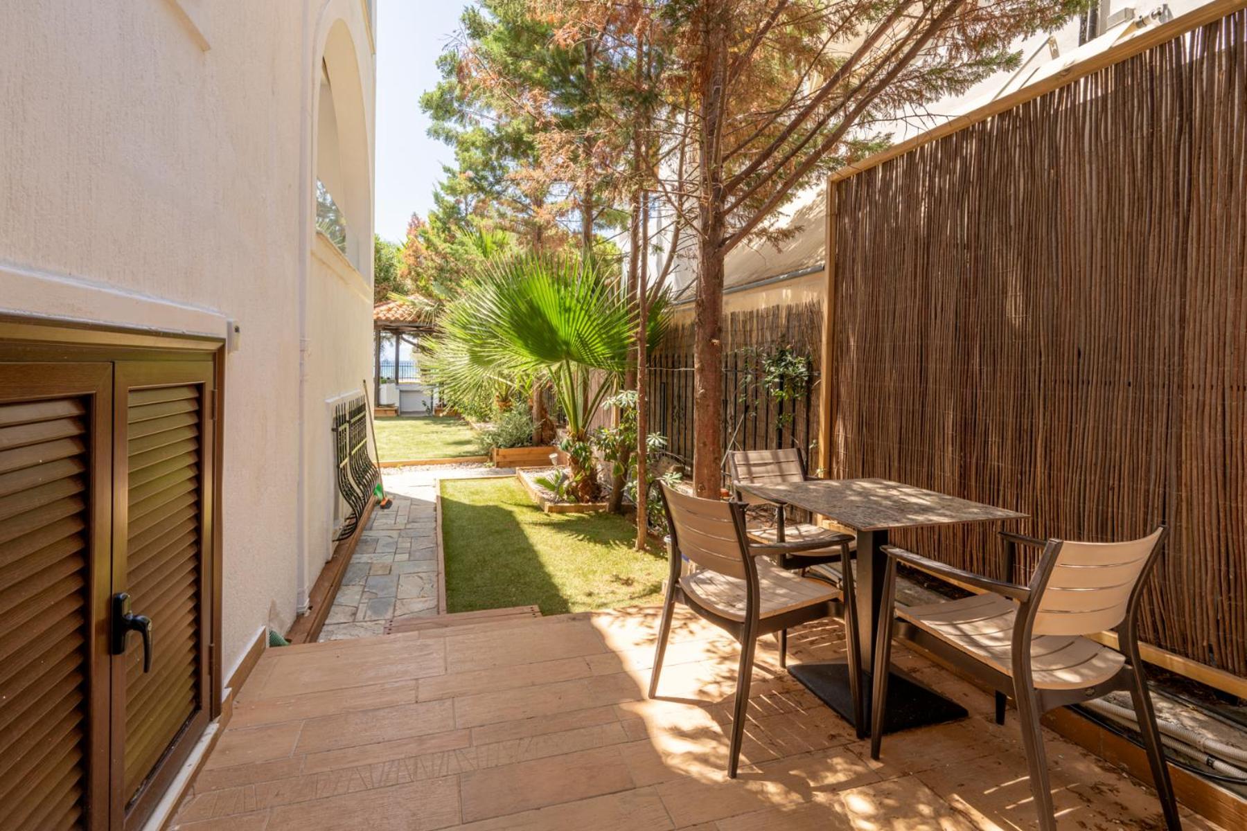 Alkis Guest House By Aegiankazarte Kapotidhes Ngoại thất bức ảnh
