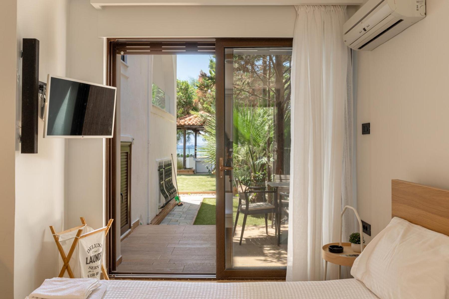 Alkis Guest House By Aegiankazarte Kapotidhes Ngoại thất bức ảnh