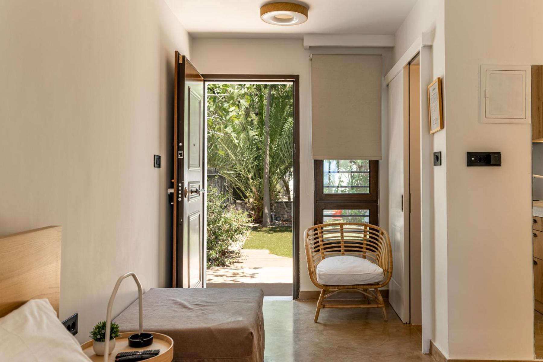 Alkis Guest House By Aegiankazarte Kapotidhes Ngoại thất bức ảnh
