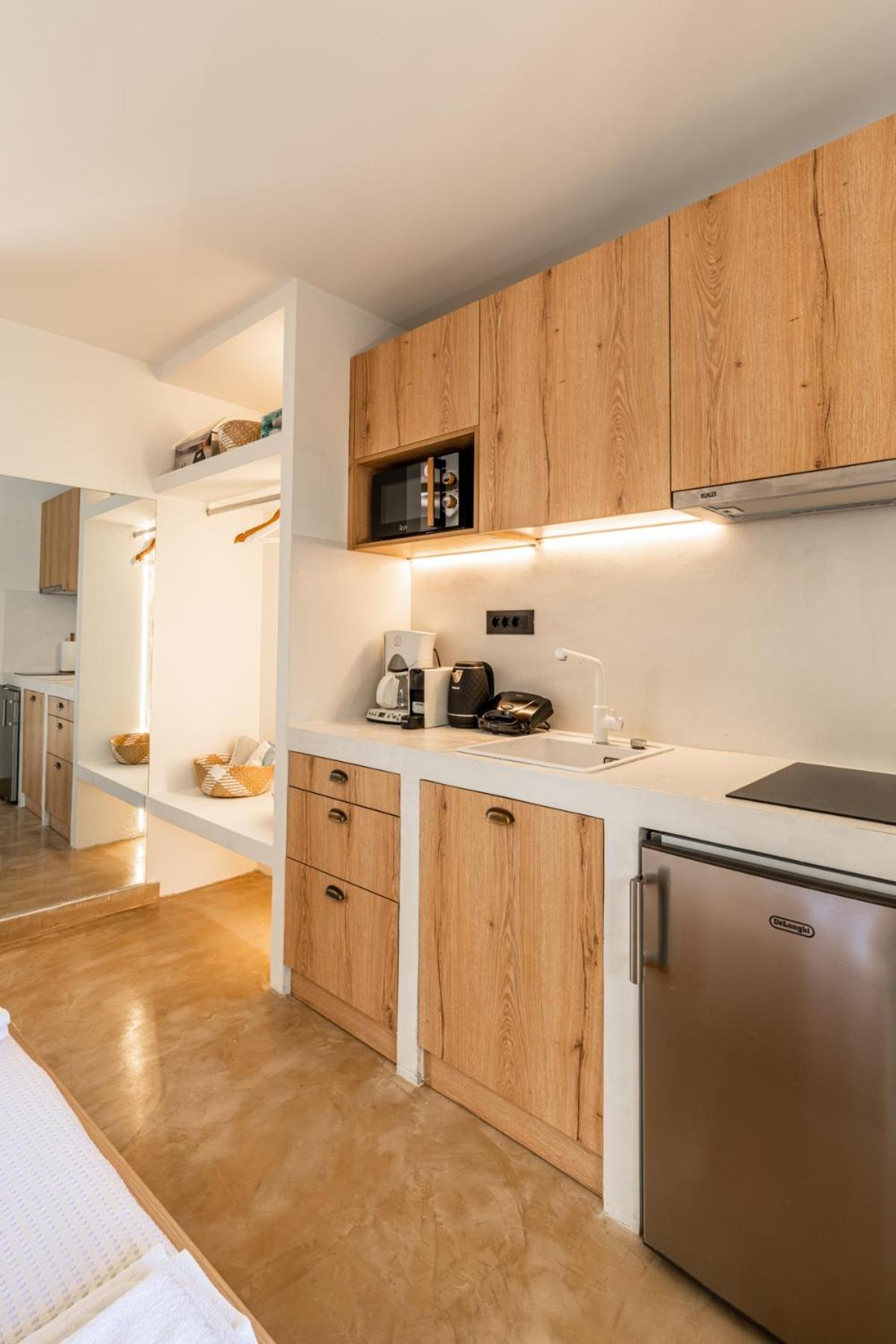 Alkis Guest House By Aegiankazarte Kapotidhes Ngoại thất bức ảnh