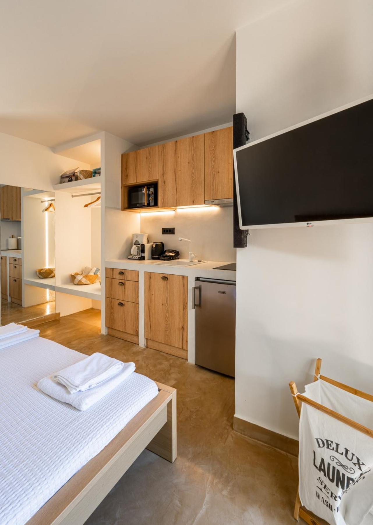 Alkis Guest House By Aegiankazarte Kapotidhes Ngoại thất bức ảnh
